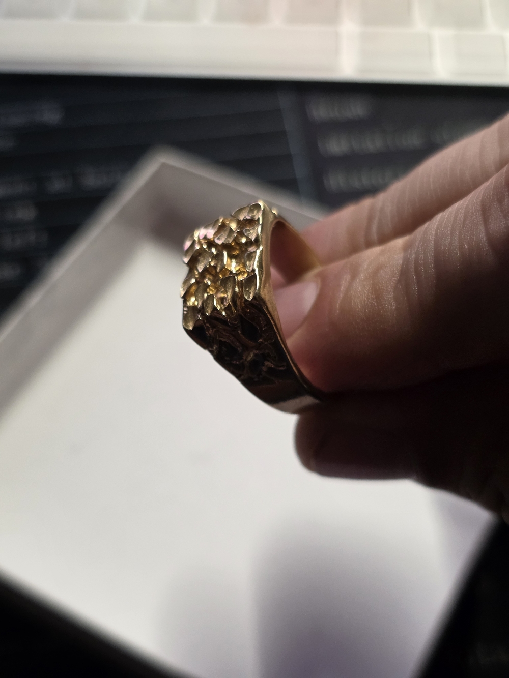 Gold Nugget Signet Ring - Picture 3 of 6